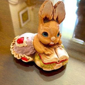 Tinker Ware Handpainted from Moorcroft England collectible bunny “Sue” w…